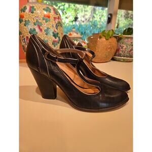 Vintage Black Leather Frye Mary Jane heels